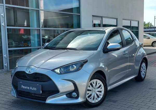 Toyota Yaris cena 72900 przebieg: 16300, rok produkcji 2023 z Człopa małe 232